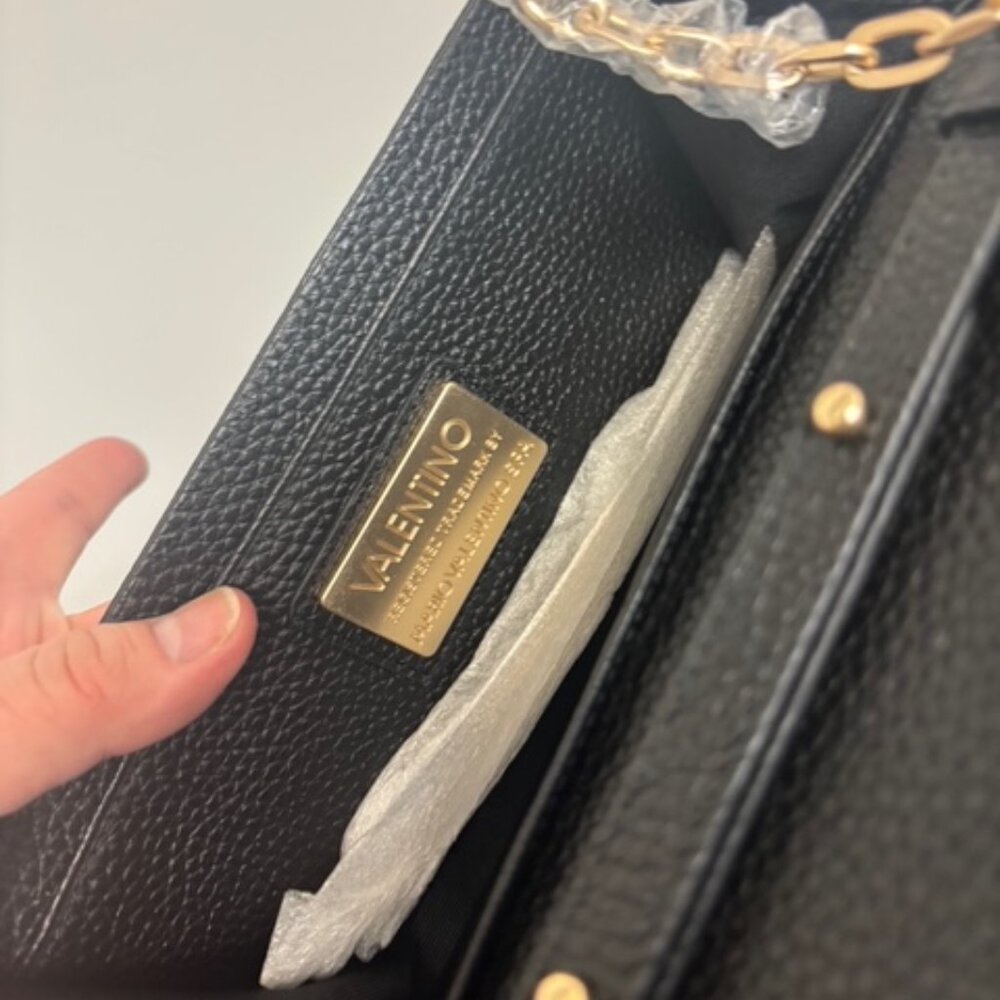 Wallet On a Chain Purse - Picture 6 of 7
